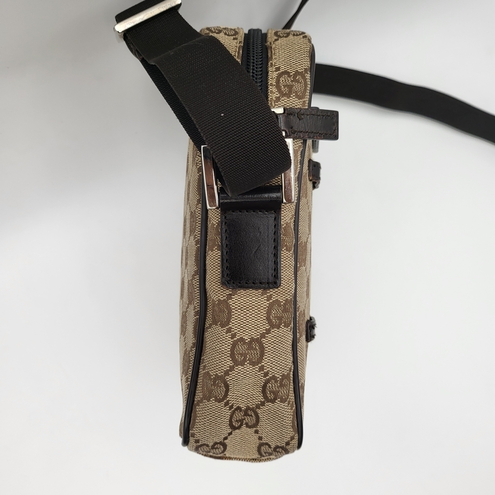 GUCCI GG Supreme Canvas Shoulder Bag..Authentic w/COA.. - Picture 3 of 16